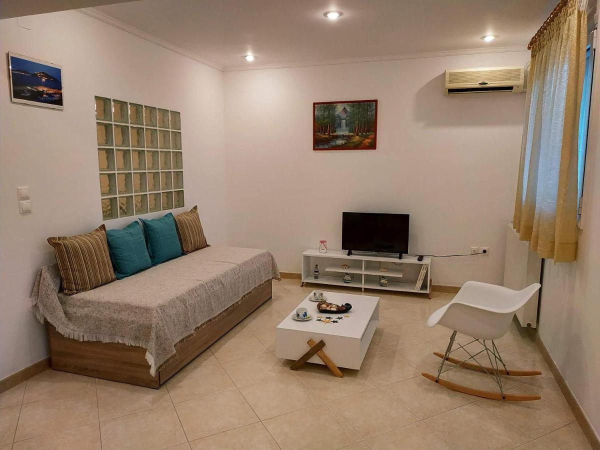 Moudros Apartment *